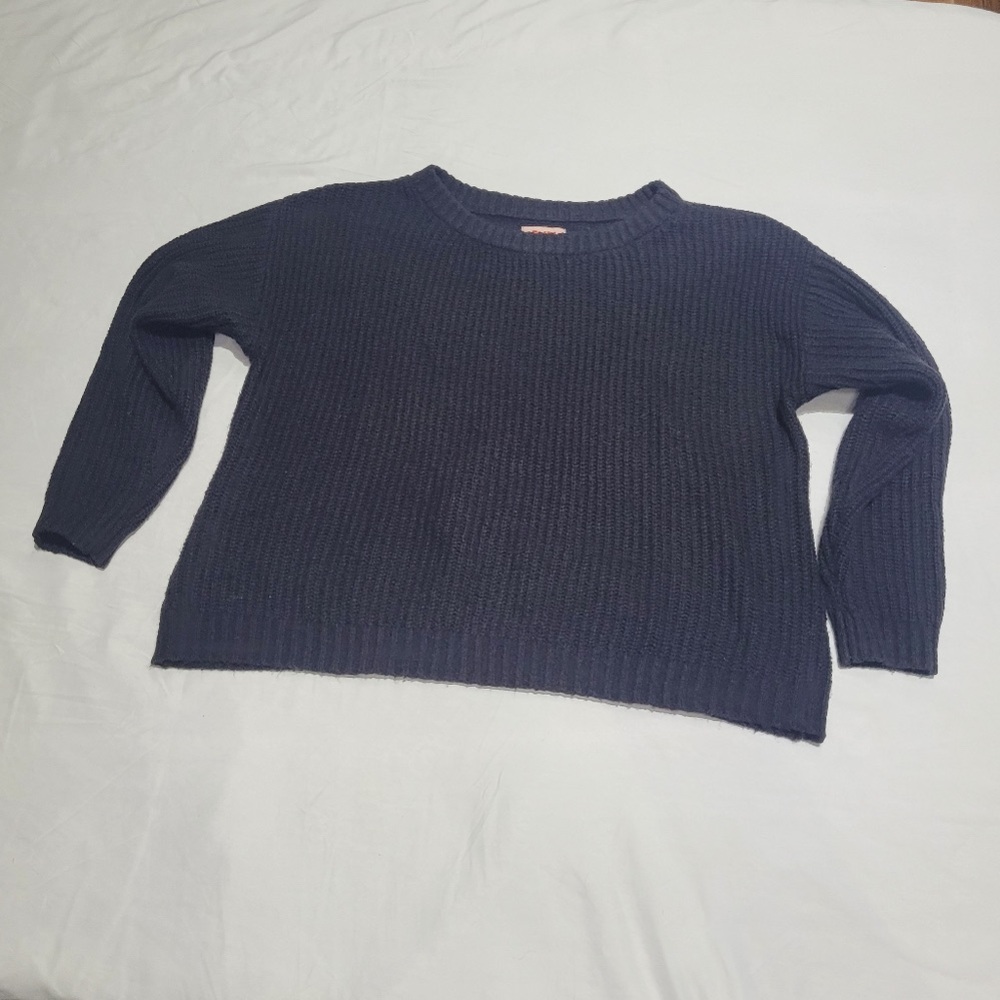 Classic Navy Crewneck Knit Sweater - Women's Relaxed Pullover